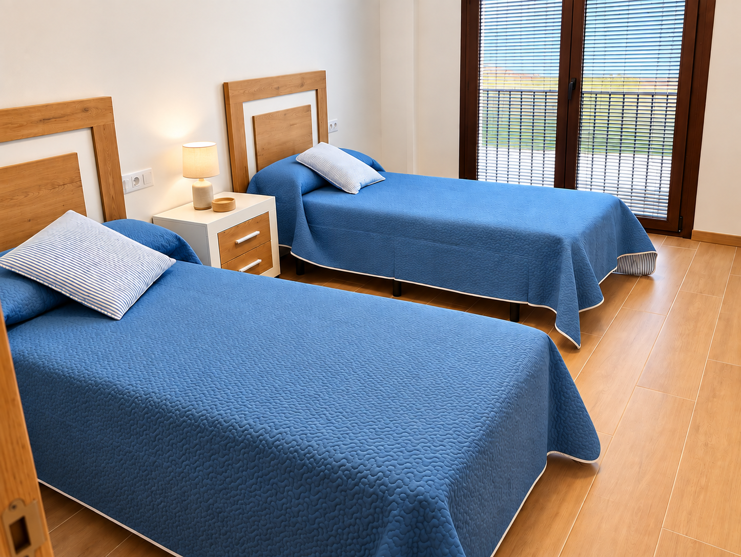 Dormitorio con dos camas de Forcall Suites I