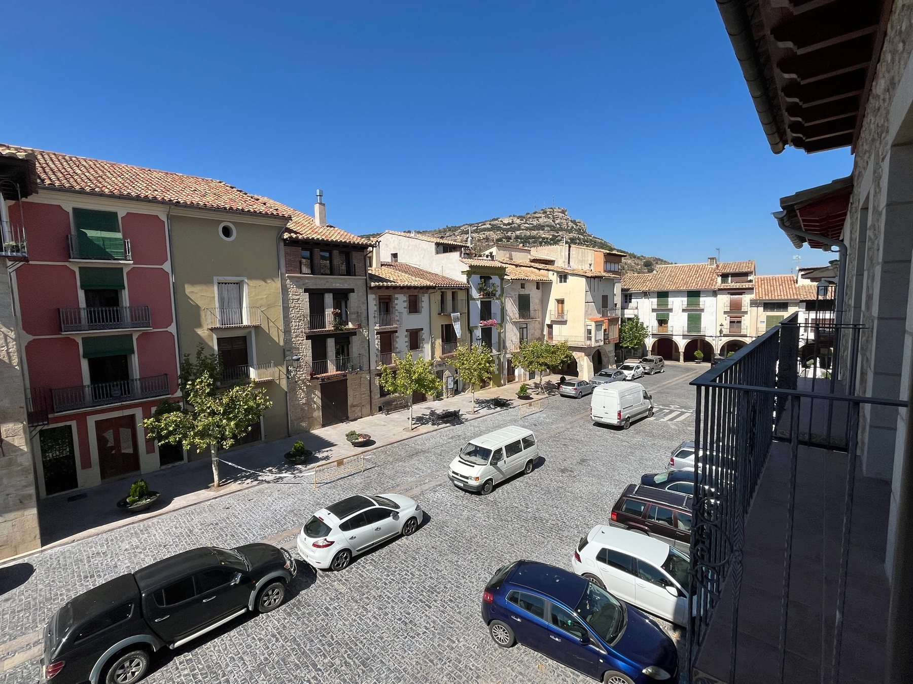 Vistas de la plaza desde Forcall Suites I