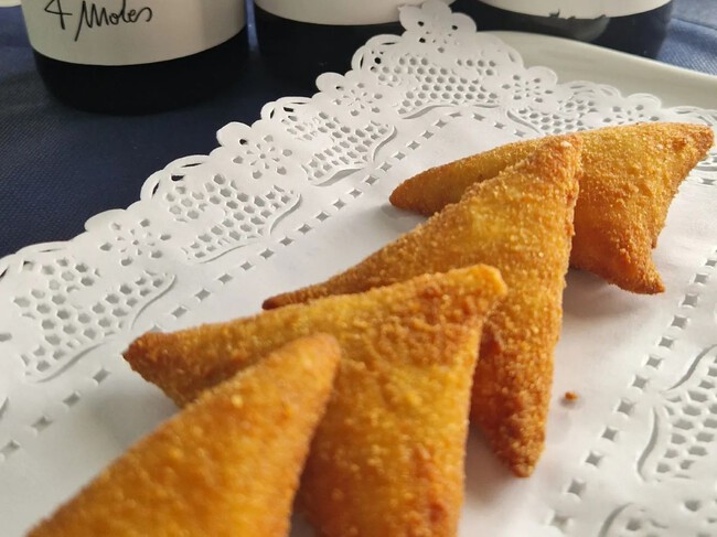 Croquetas morellanas tradicionales, de forma triangular